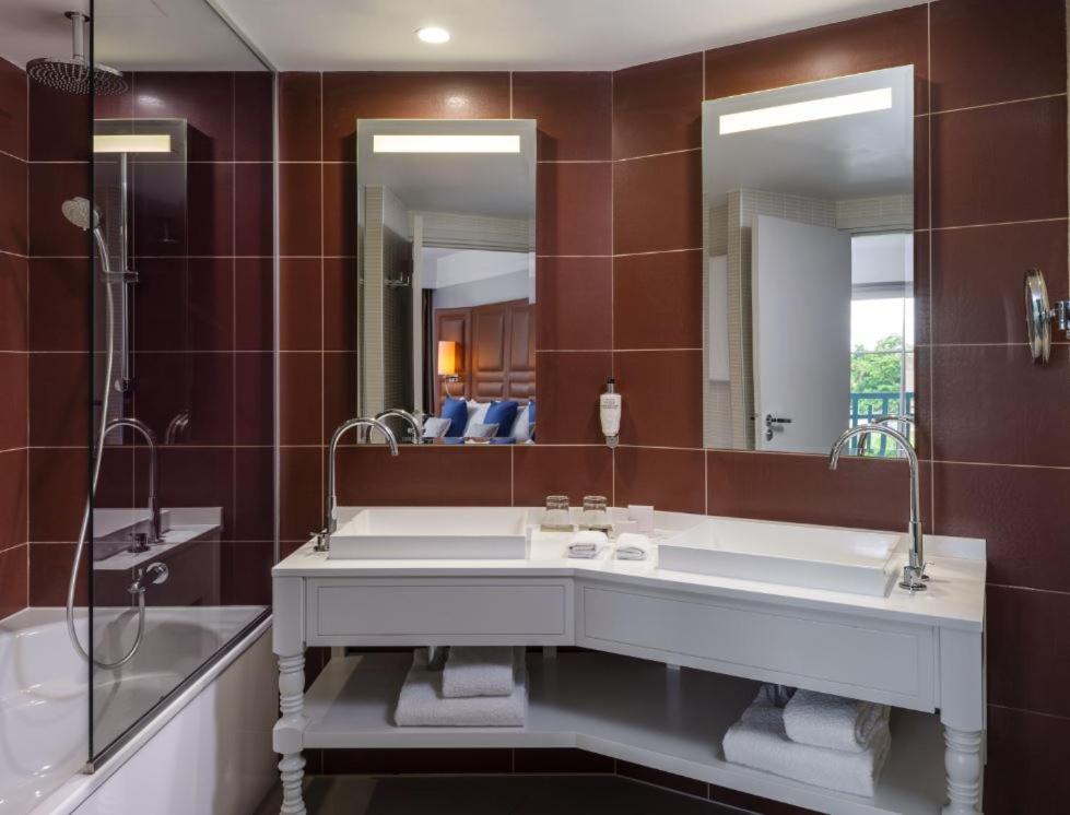 Renaissance Paris Hippodrome De St. Cloud Hotel Rueil-Malmaison Ngoại thất bức ảnh
