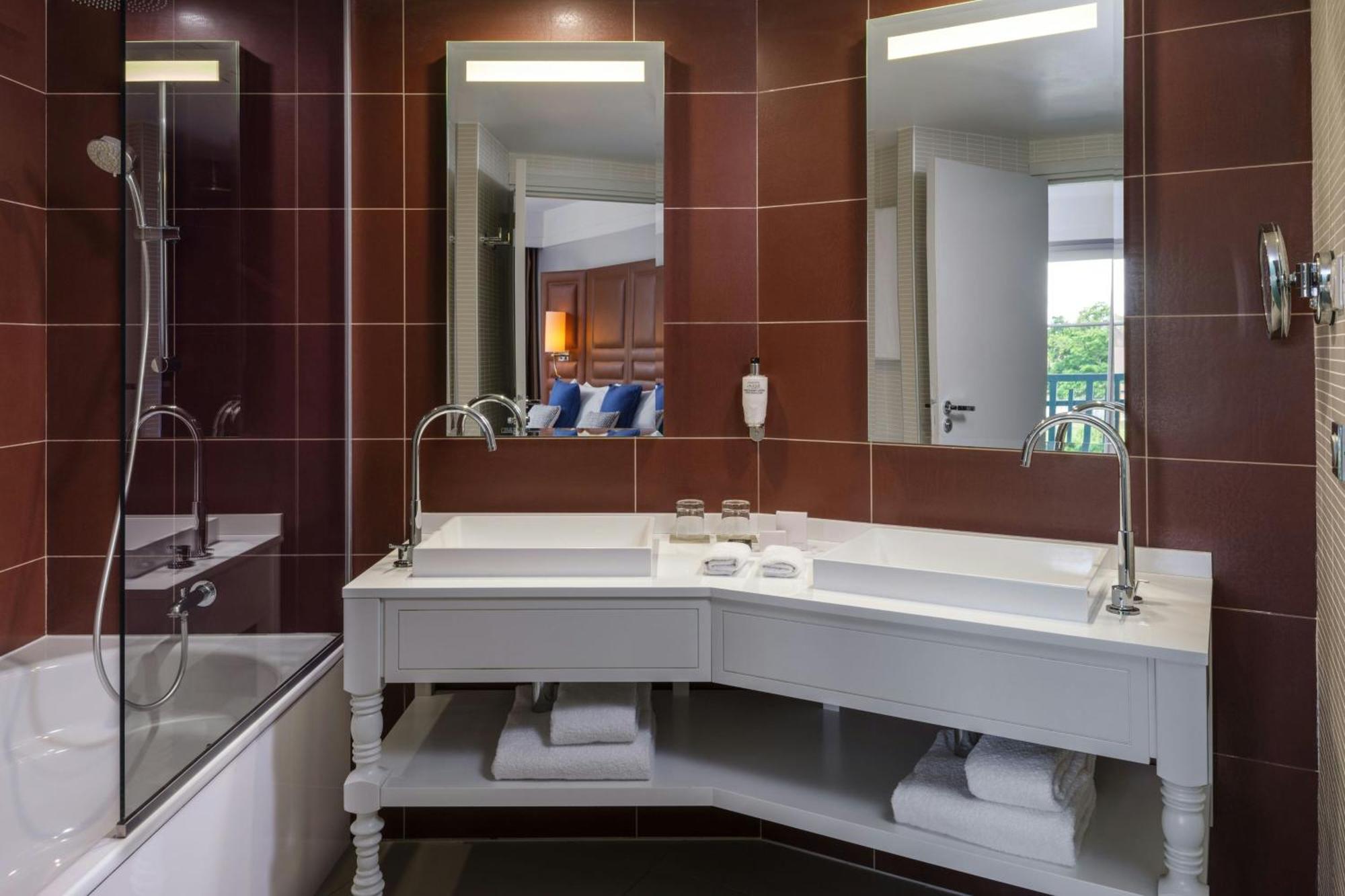 Renaissance Paris Hippodrome De St. Cloud Hotel Rueil-Malmaison Ngoại thất bức ảnh