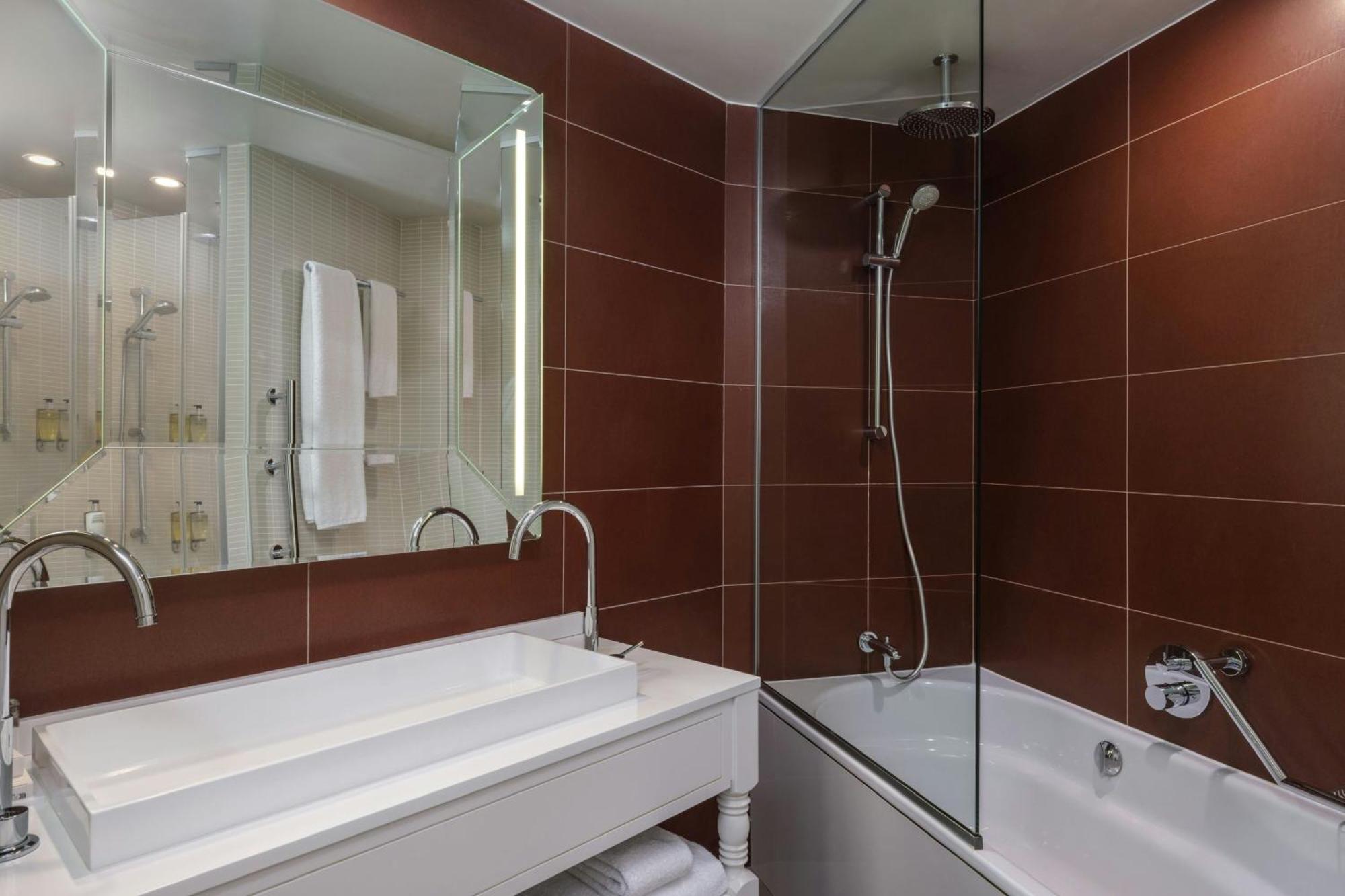 Renaissance Paris Hippodrome De St. Cloud Hotel Rueil-Malmaison Ngoại thất bức ảnh